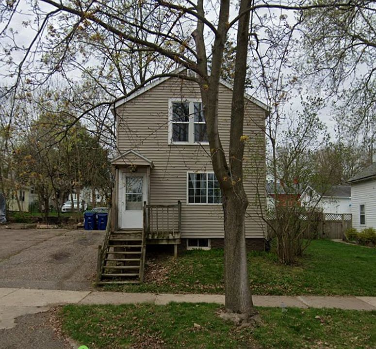 1st image of 106 N 6th Ave