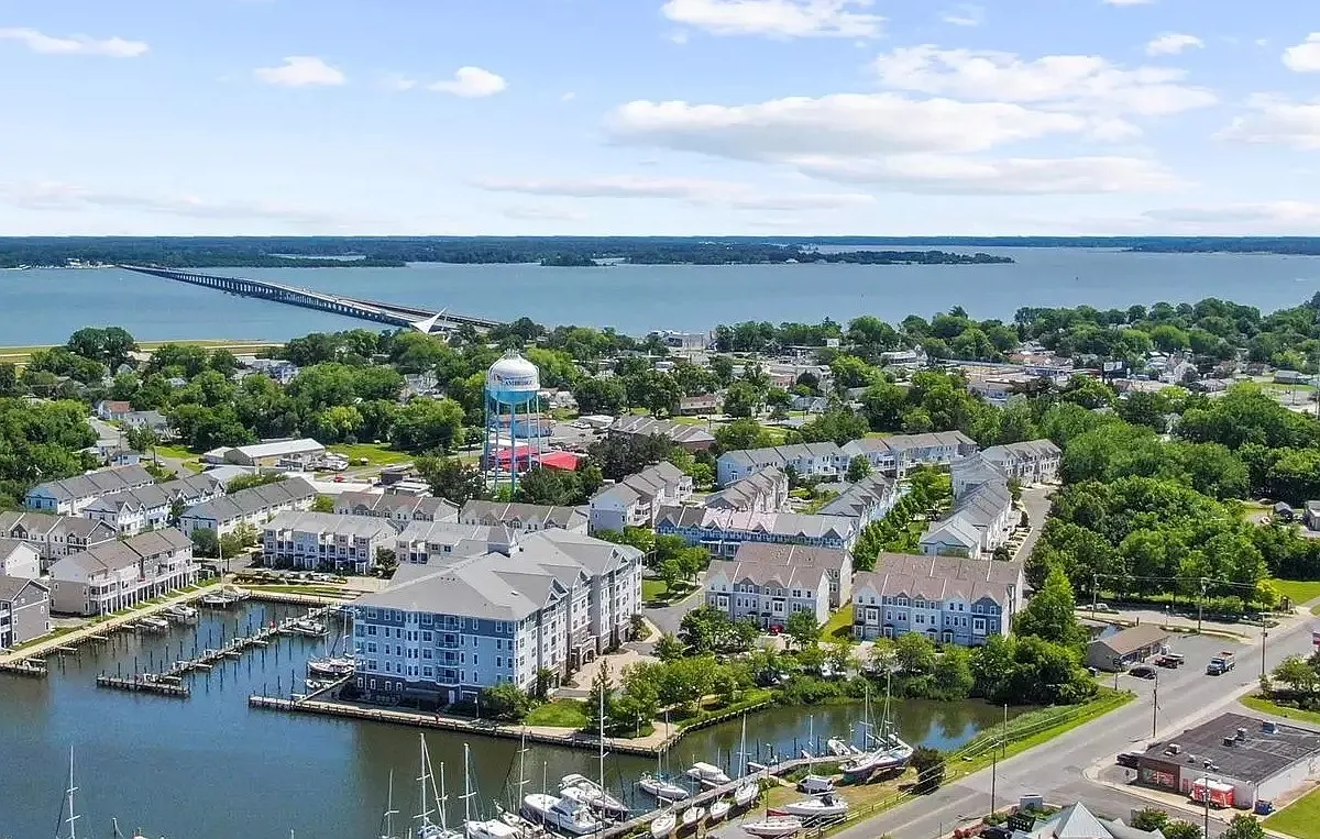This "Kozy Waterfront Condo" is located at the Deep Harbour Marina in Cambridge, Maryland. - 700 Cattail Cv #403