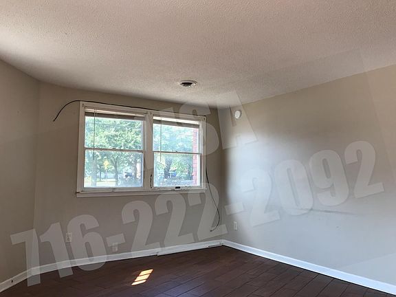 4th image of 1942 Seneca St APT 1