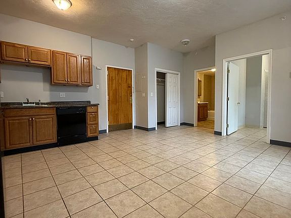 5th image of 11 Willow St #107A