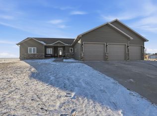 686 Parkway Ln E, Northwood, ND 58267