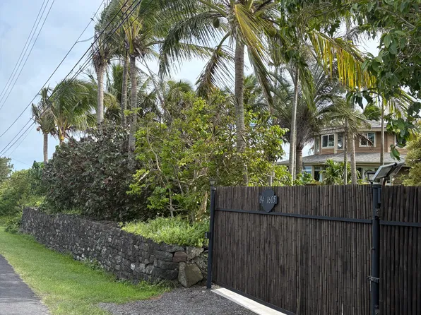 94-1605 Haehae St, Naalehu, HI 96772