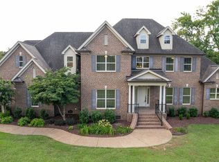 2218 Ewing Dr, Lebanon, TN 37087