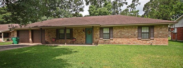 1st image of 110 Woodlawn Dr