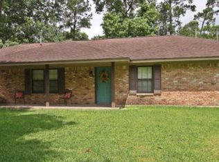 110 Woodlawn Dr, Sour Lake, TX 77659