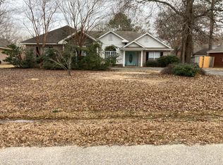327 Homewood Dr, Millbrook, AL 36054