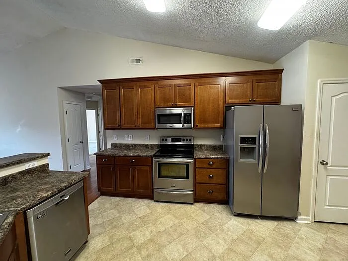 7010 Thornwood Ln SE — Photo 17