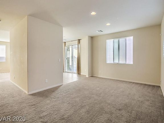 5th image of 2104 E Hammer Ln