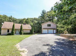 70 Pelham Rd, Pelham, NH 03076