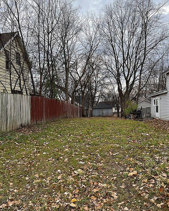 2nd image of 934 Sims Ave