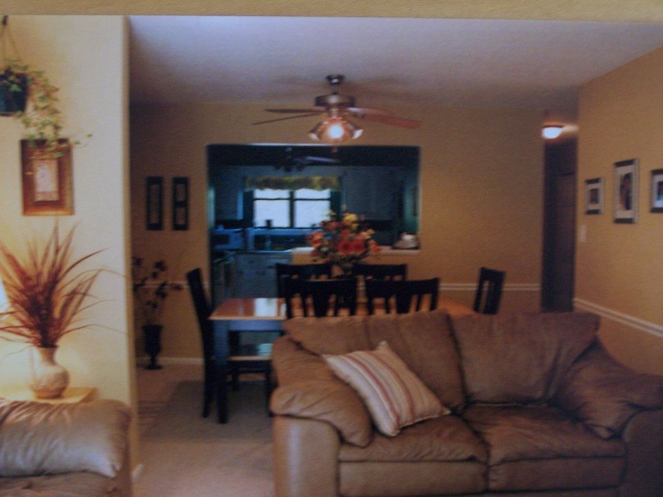 Living/Dining Area