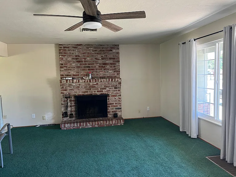 811 W Tokay St — Photo 20