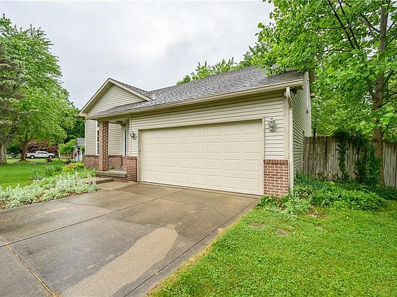 3rd image of 1760 Forest Dr