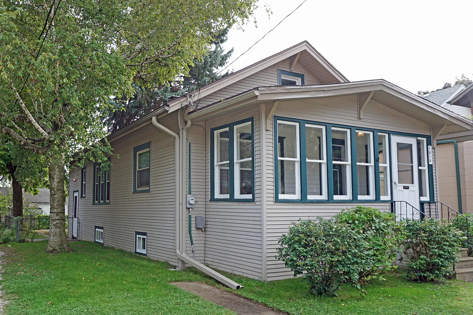 1815 48th St photo 1