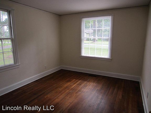 5th image of 1814 Iola Dr