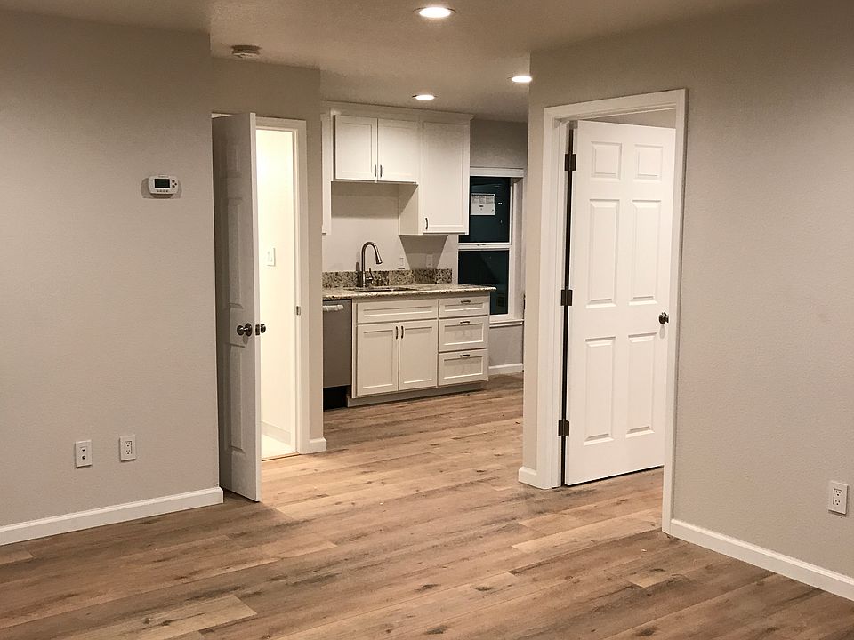1st image of 1428 Grove Way #1428