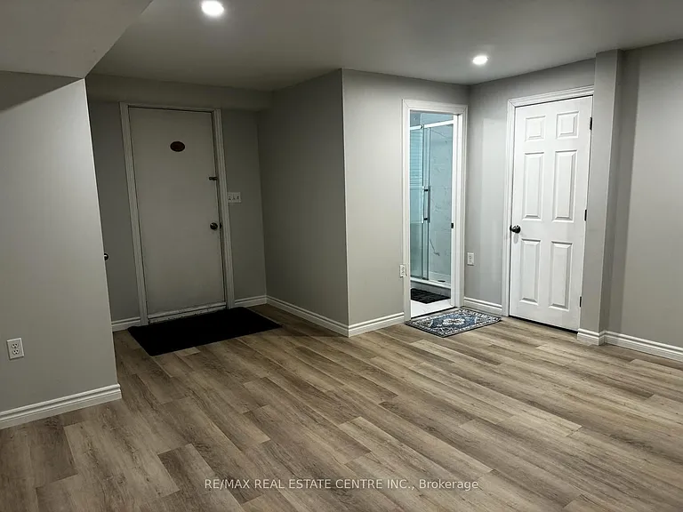 420 Pioneer Dr #3 — Photo 19