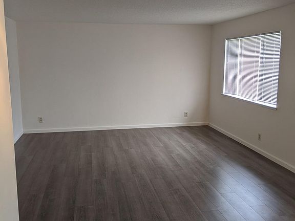 4th image of 5056 Rhode Island Dr APT 1
