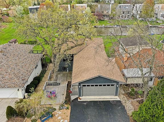 2nd image of 26839 N Oakdale Ln