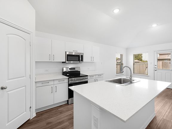 5th image of 119 Brookline Dr