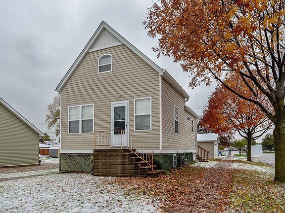 2nd image of 10000 S Merton Ave