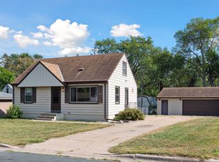 160 Horizon Cir NE, Fridley, MN 55421