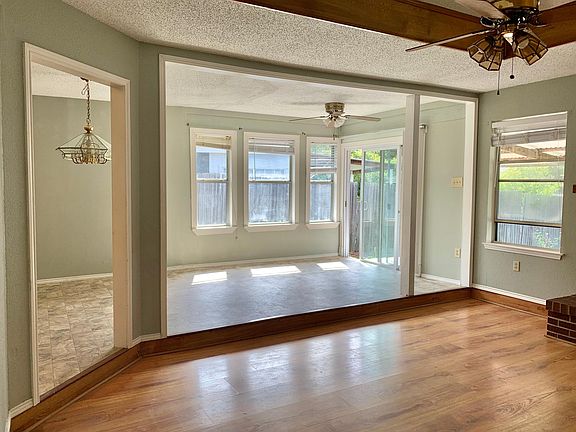3rd image of 803 Quail Brook Dr