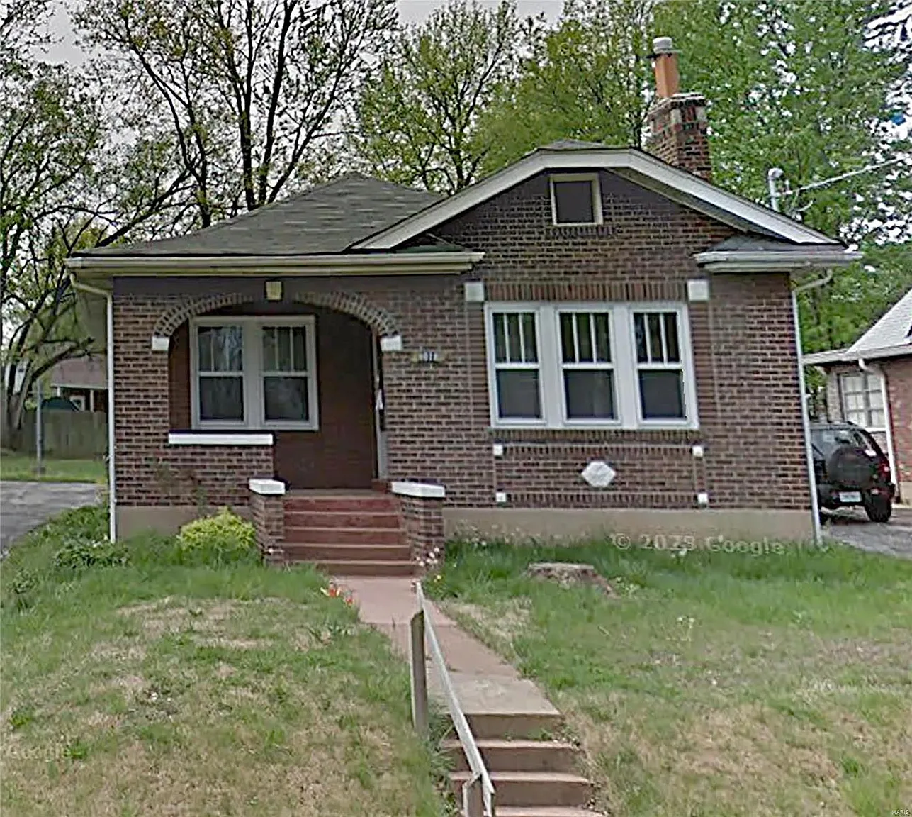 9018 Tudor Ave photo 1