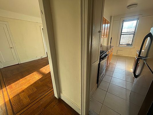 3rd image of 4415 43rd Ave #J