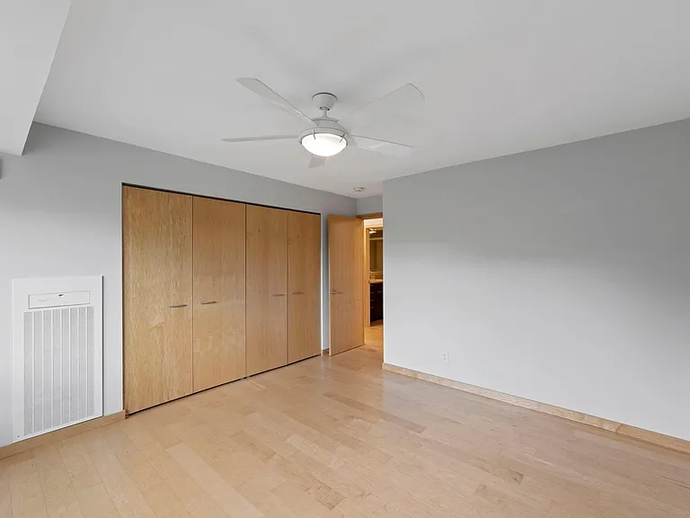 2885 Knox Ave S #502 — Photo 16
