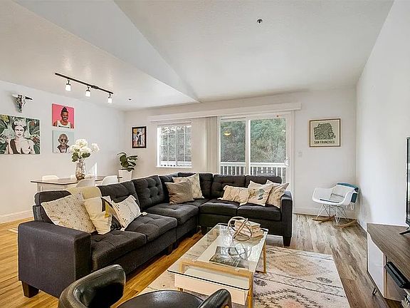 2nd image of 1014 San Gabriel Cir