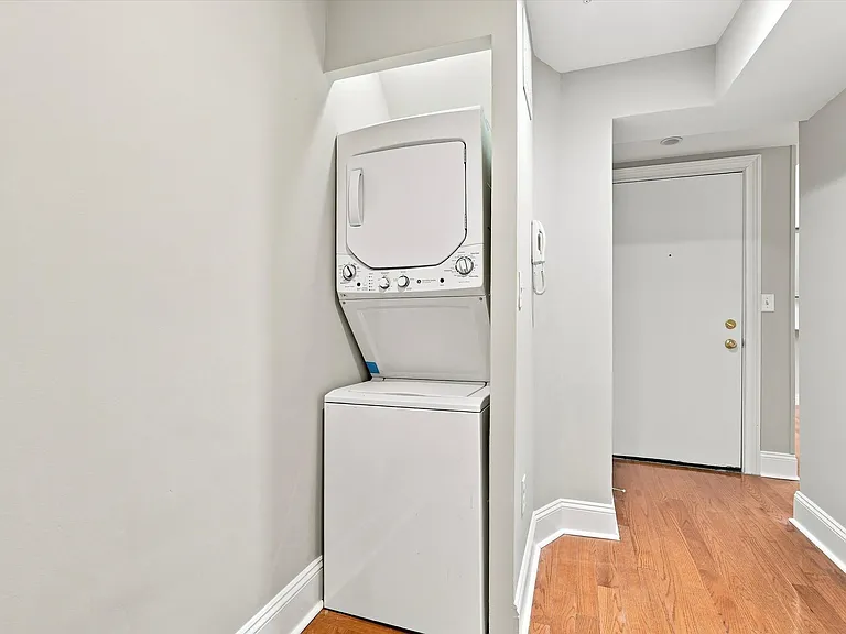 1014 Clinton St #1STREAR — Photo 6