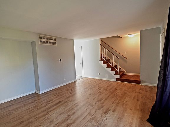 2nd image of 107 Pilgrim Ct Unit 107