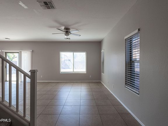 5th image of 1237 W VINEYARD PLAINS Drive