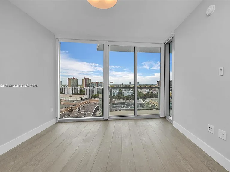 17001 Collins Ave #1408 — Photo 7