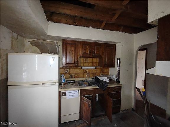 3rd image of 7921 Southington Dr