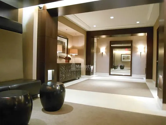 Rented by Manhattan Connection | media 9