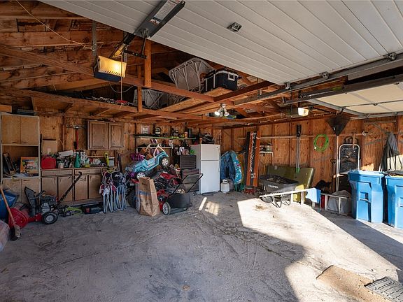 5th image of 848 N Cedar St