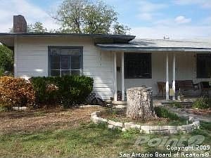 3rd image of 521 Senisa Dr