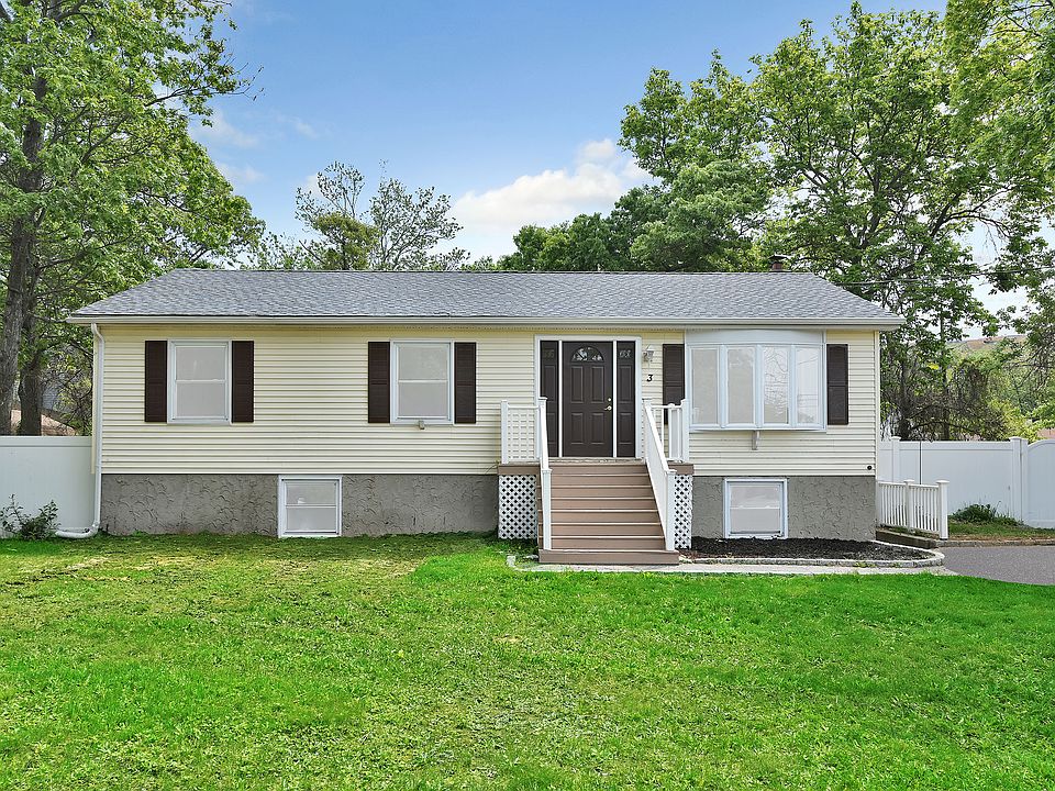 1st image of 3 Sheridan Dr
