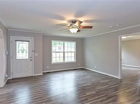 3rd image of 5906 Peach St