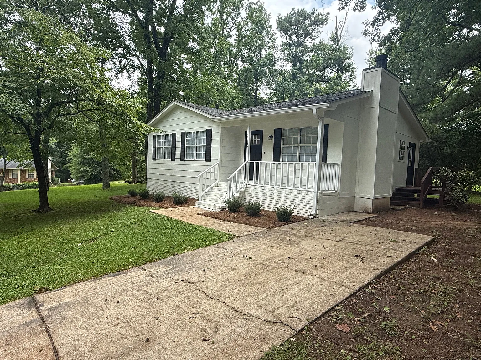 3 bed, 1110 sqft, $1,325 — Photo 2