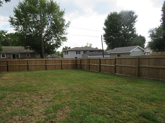 5th image of 516 South Dr
