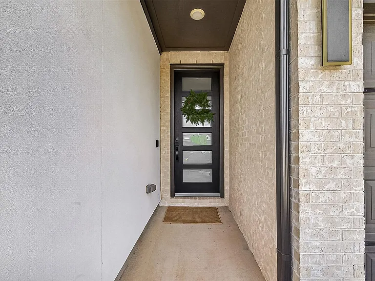 29746 Bur Creek Ln — Photo 5