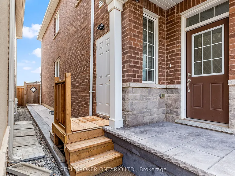 392 Clarkson Gate #BASEMENT — Photo 17
