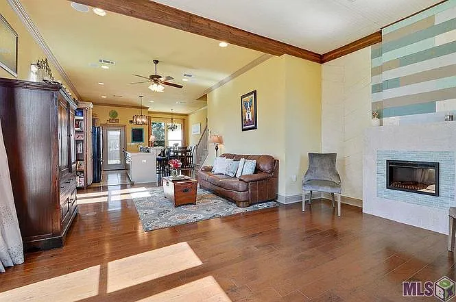4 bed, 2.5 bath, 1920 sqft, $2,400 — Photo 4
