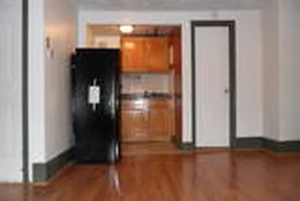 Rented by Prime Square Realty | media 32