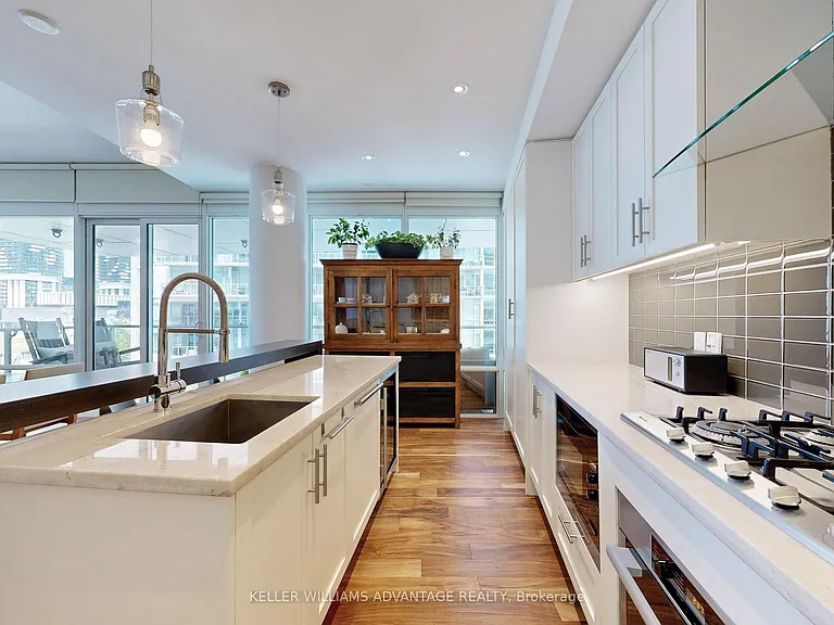 29 Queens Quay E #401 — Photo 16