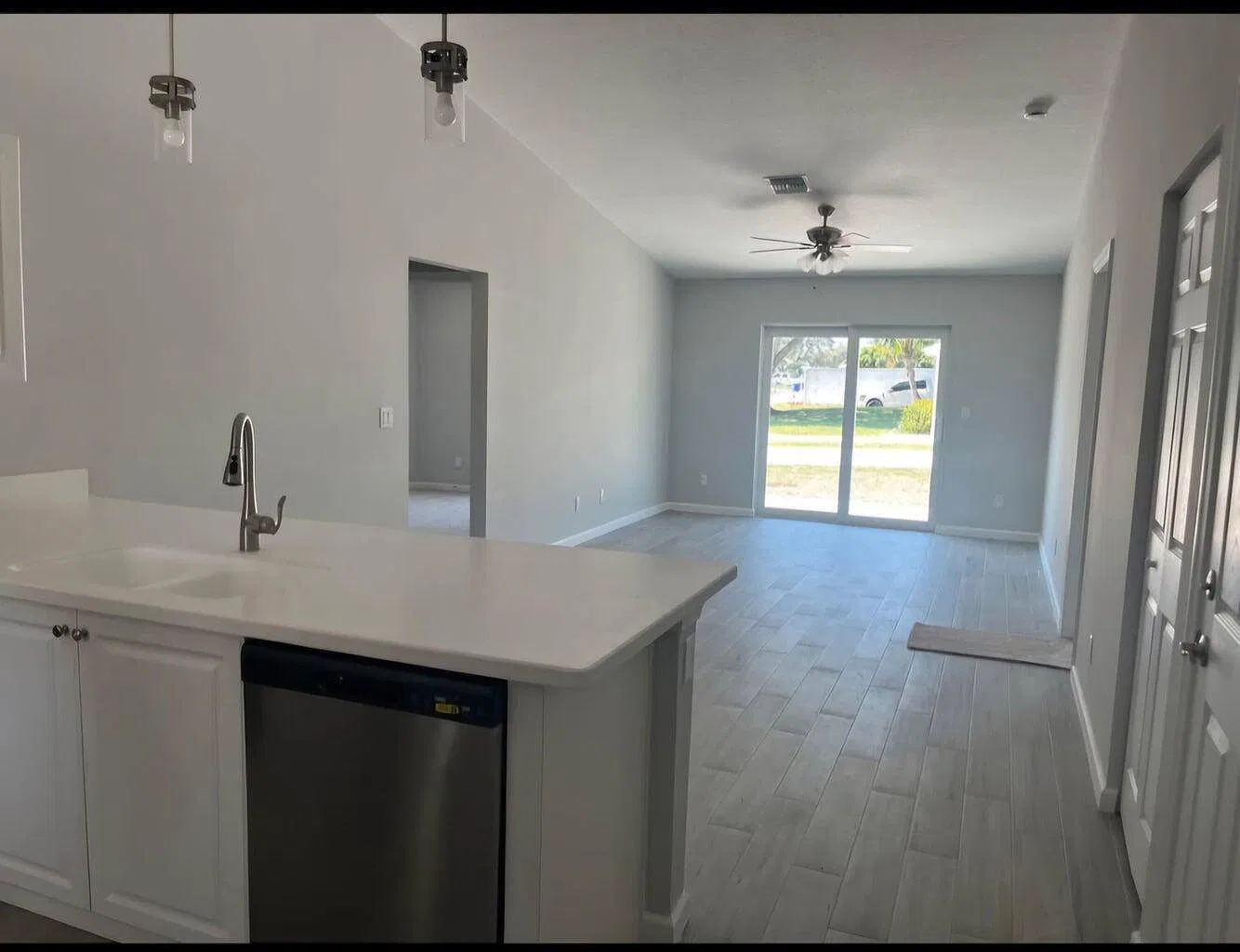 3 bed, 2.0 bath, 1135 sqft, $2,600 — Photo 3