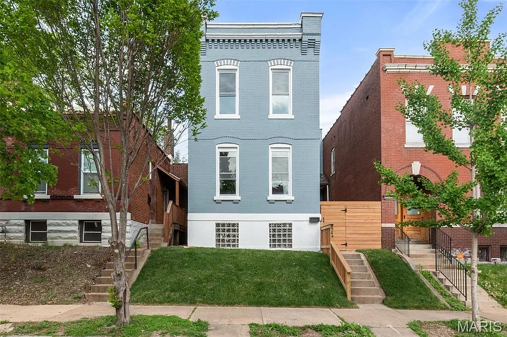3244 Michigan Ave photo 1